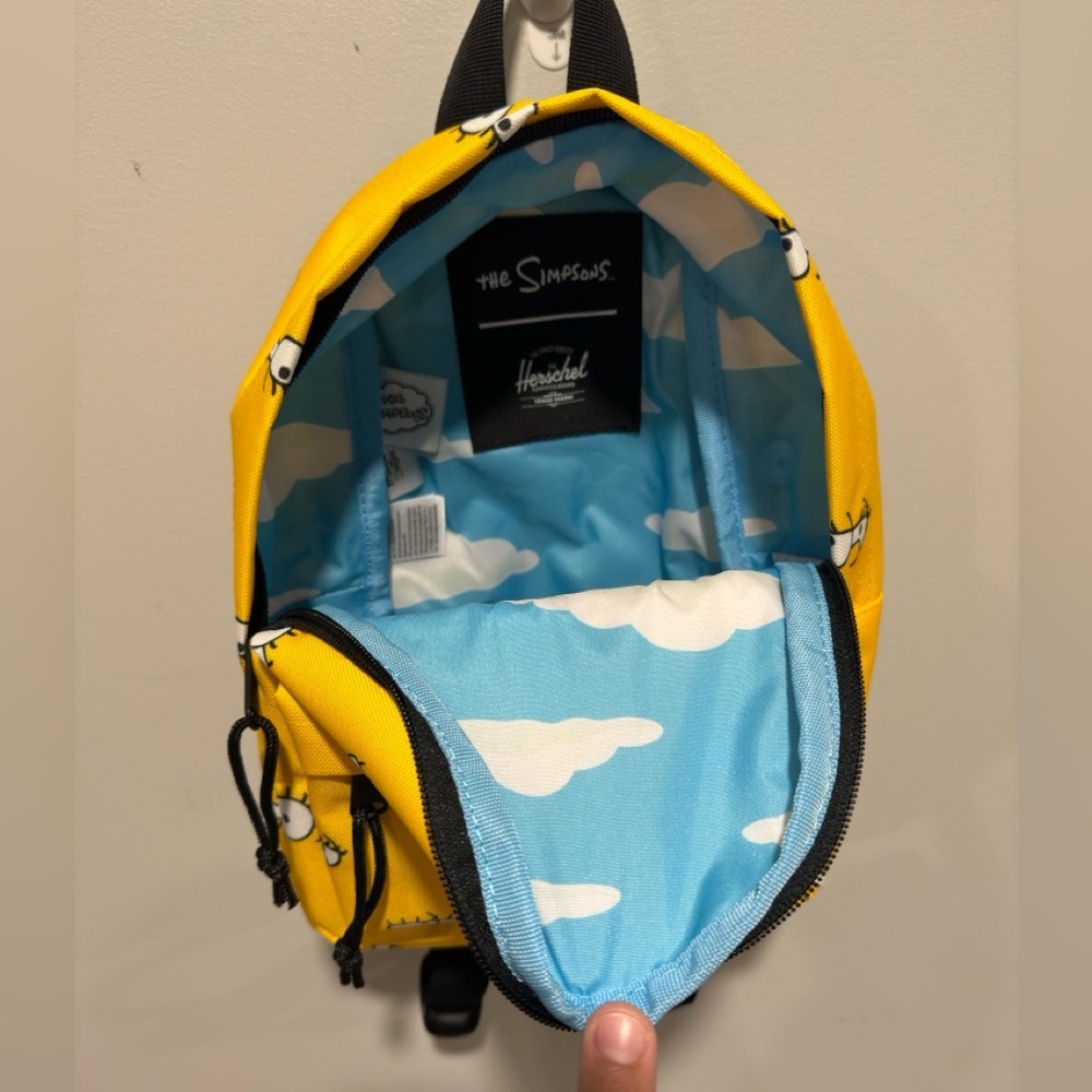 Mini Lisa Simpson backpack - Picture 2 of 5